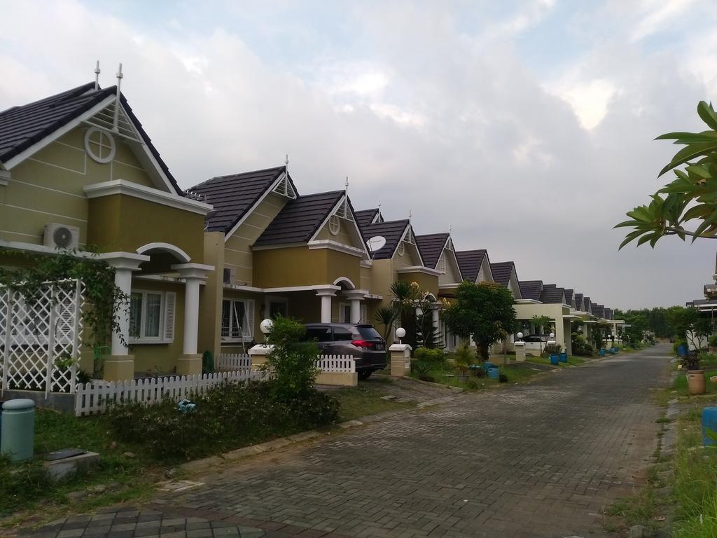 Jasmine Park Guest House Semarang Exterior photo