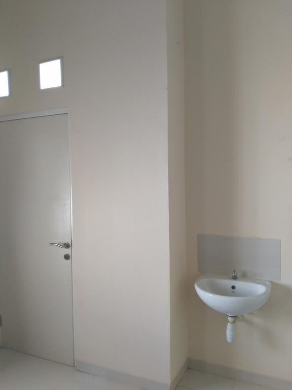 Jasmine Park Guest House Semarang Exterior photo